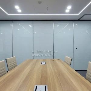 Vách di động kính văn phòng có hệ khung kim loại